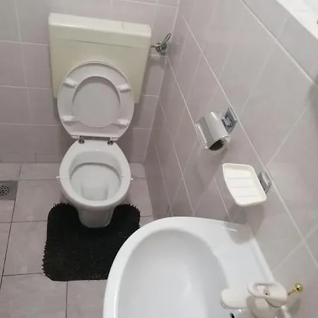 2+2 Nemira Apartment Omis