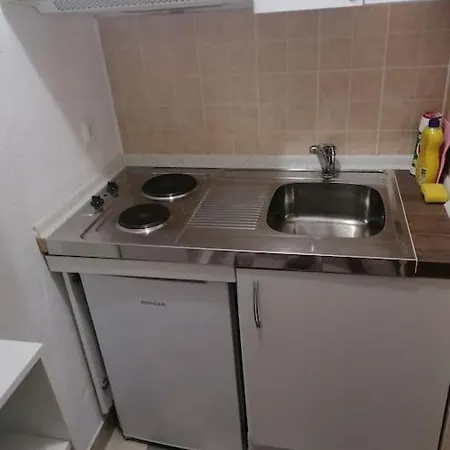 2+2 Nemira Apartment Omis